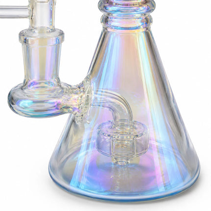 Side detail of the beaker body and joint area on the crystal iridescent chrome glass water pipe